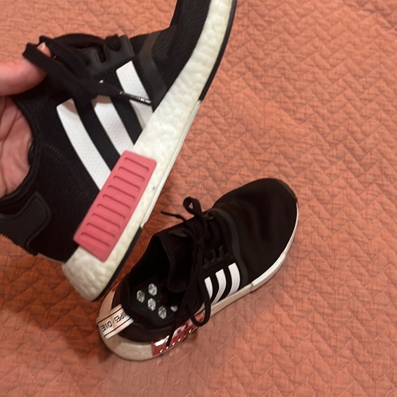 Black white pink addidas NMD 8.5 women’s - Picture 5 of 6